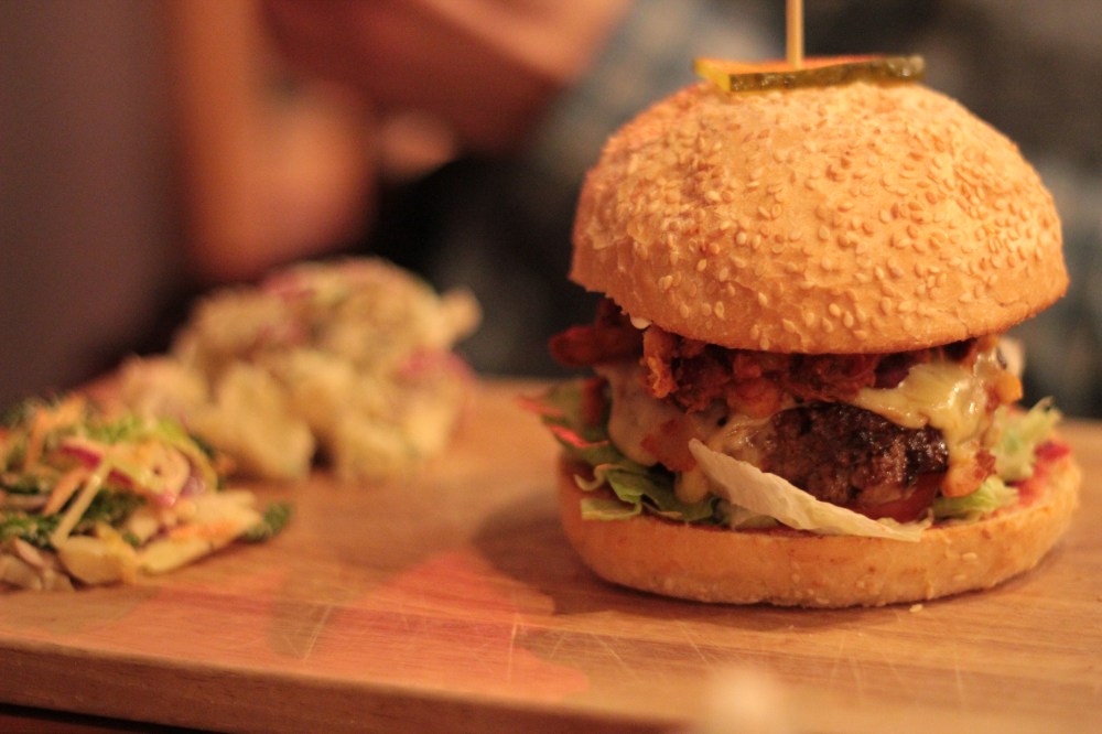 Burger with pulled pork chilli and cheese