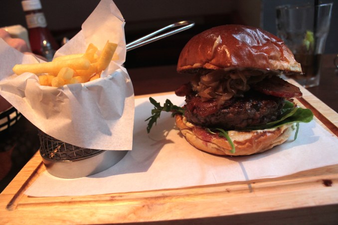 Served with skinny fries.